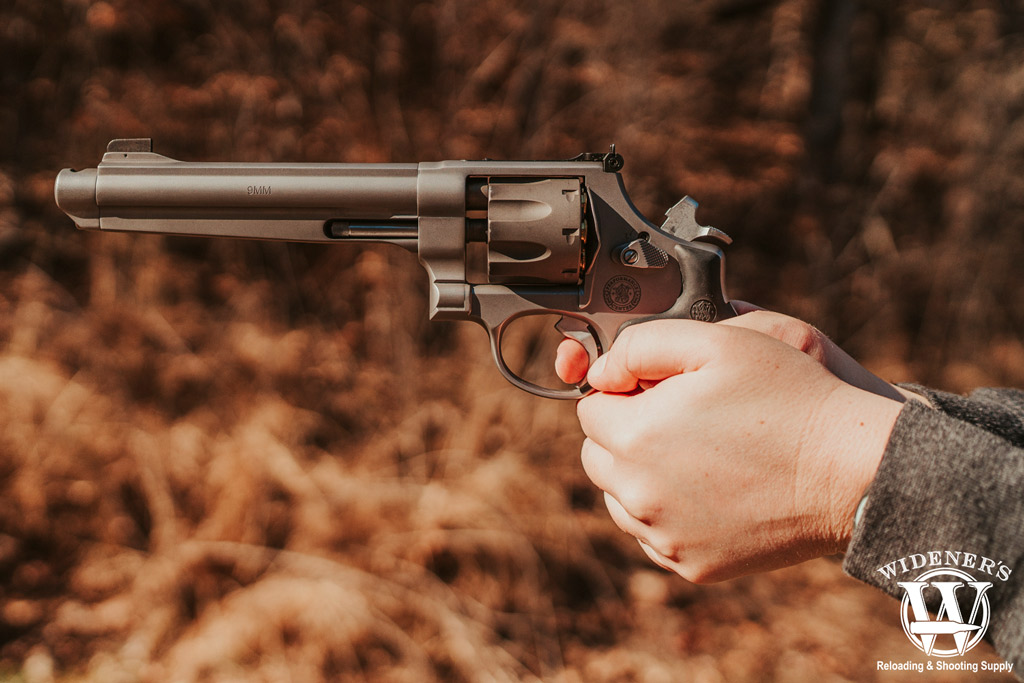 Smith & Wesson 929 model revolver a photo of the Smith & Wesson 929 model revolver