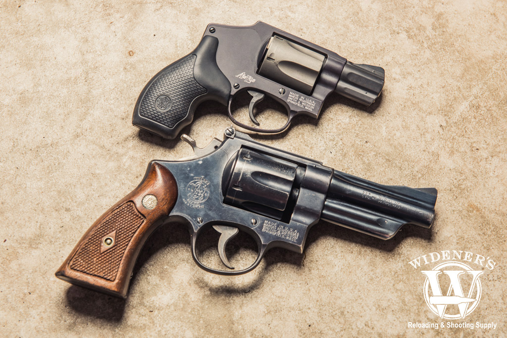 38 special revolver compared to a 357 magnum revolver photo of a 38 special revolver compared to a 357 magnum revolver
