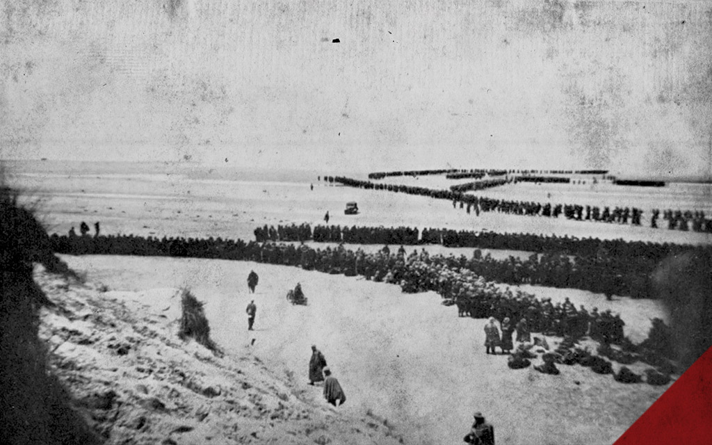 a historical photo of the retreat of dunkirk